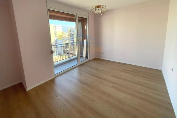 Shtepi me qera Apartament ne Tirane, 2+1, Mobilimi Bosh, pa mobiluar, Pagesa 65,000  Leke.