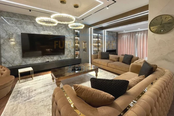 Shtepi me qera 3+1 ne Tirane - 4,500 Euro