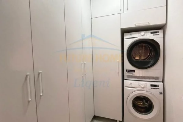 Shtepi me qera Apartament ne Tirane, 3+1, Mobilimi E mobiluar, Pagesa 4,500  Euro.