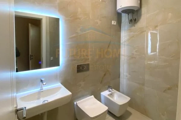 Shtepi me qera Apartament ne Tirane, 2+1, Mobilimi Pjeserisht e mobiluar, Pagesa 1,300  Euro.