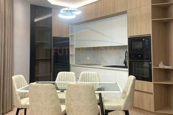 Shtepi me qera Apartament ne Tirane, 2+1, Mobilimi Pjeserisht e mobiluar, Pagesa 1,300  Euro.