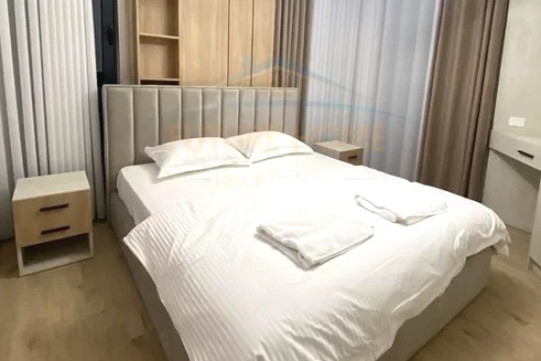 Shtepi me qera 2+1 ne Tirane - 1,300 Euro