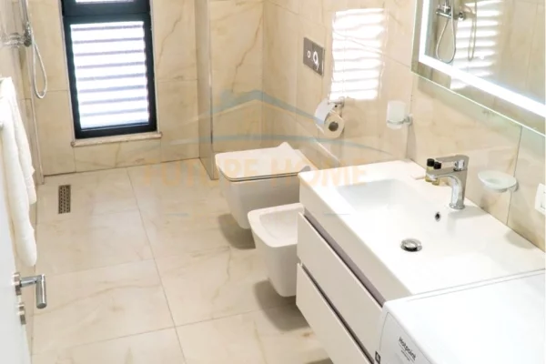 Shtepi me qera Apartament ne Tirane, 2+1, Mobilimi Pjeserisht e mobiluar, Pagesa 1,300  Euro.