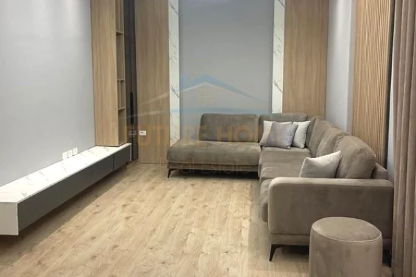 Shtepi me qera Apartament ne Tirane, 2+1, Mobilimi Pjeserisht e mobiluar, Pagesa 1,300  Euro.