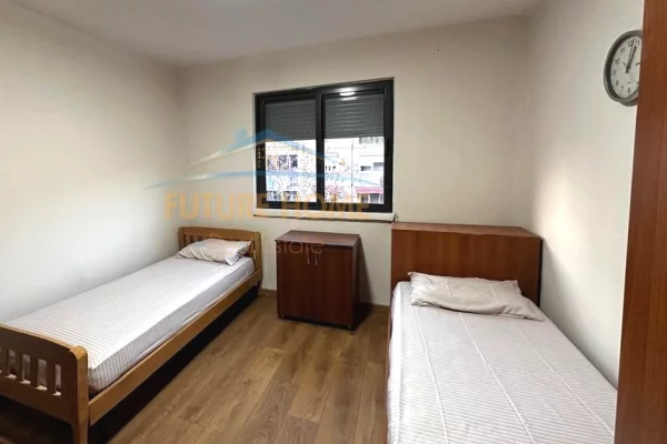 Shtepi ne shitje Apartament ne Tirane, 2+1, Mobilimi E mobiluar, Pagesa 138,000  Euro.