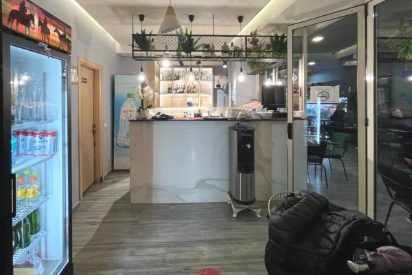 Shitet, Ambient Biznesi, Bar-Kafe, Rruga Hysen Gjura, Porcelan, Tirane