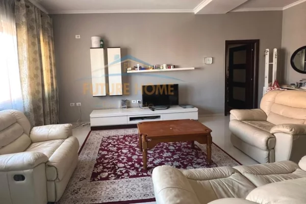 Shtepi me qera Apartament ne Tirane, 2+1, Mobilimi E mobiluar, Pagesa 750  Euro.