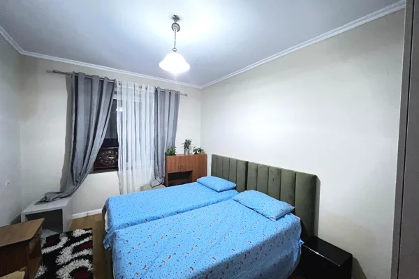 Shtepi me qera Apartament ne Tirane, 2+1, Mobilimi E mobiluar, Pagesa 650  Euro.