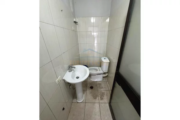 Qera, Ambient Biznesi , Pallatet Cabej , Misto Mame