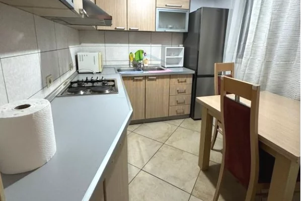 Shtepi me qera Apartament ne Tirane, 3+1, Mobilimi E mobiluar, Pagesa 700  Euro.