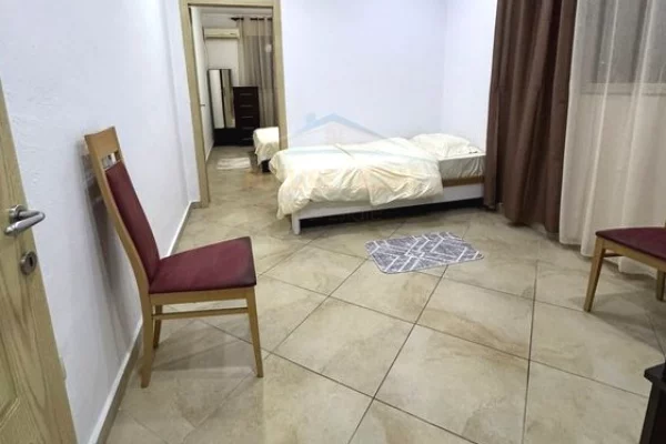 Shtepi me qera Apartament ne Tirane, 3+1, Mobilimi E mobiluar, Pagesa 700  Euro.