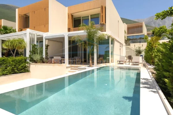 House for Sale 3+1 in Himara - 1,000,005 Euro