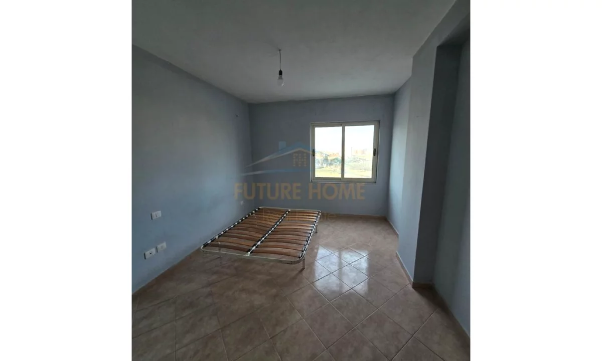 Shtepi me qera Apartament ne Tirane, 1+1, Mobilimi Bosh, pa mobiluar, Pagesa 330  Euro.