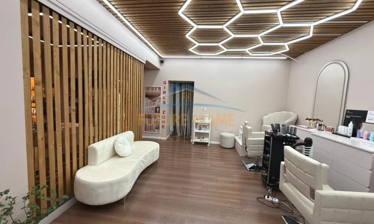 Shitet, Biznes, Qender Estetike, Komuna e Parisit, Tirane