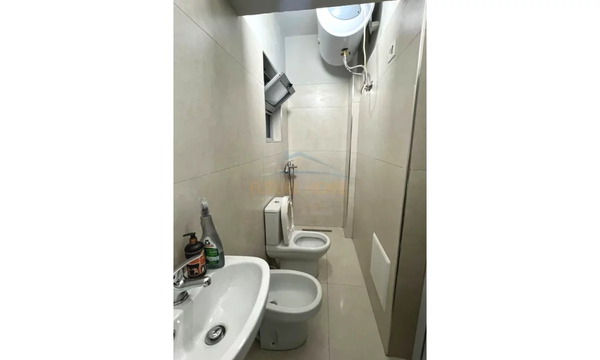 Shtepi me qera Apartament ne Tirane, 1+1, Mobilimi E mobiluar, Pagesa 300  Euro.