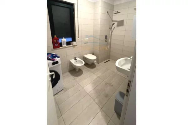 Shtepi me qera Apartament ne Tirane, 2+1, Mobilimi E mobiluar, Pagesa 650  Euro.