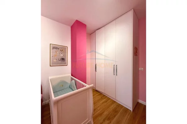 Shtepi ne shitje Apartament ne Tirane, 2+1, Mobilimi E mobiluar, Pagesa 310,000  Euro.