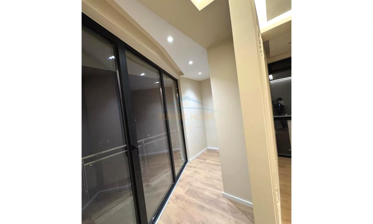 Apartment for sale in Tirana 2+1, Emty