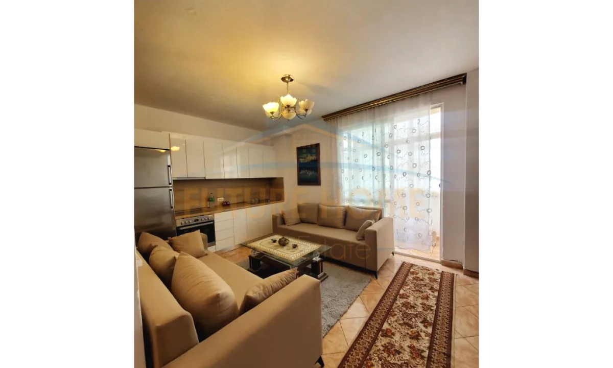 Shtepi me qera Apartament ne Tirane, 2+1, Mobilimi E mobiluar, Pagesa 600  Euro.