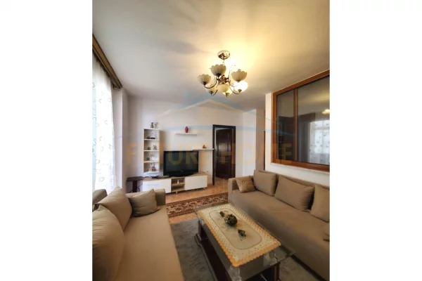 Shtepi me qera Apartament ne Tirane, 2+1, Mobilimi E mobiluar, Pagesa 600  Euro.