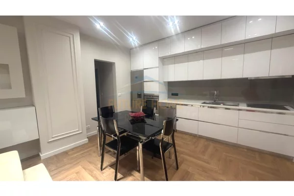 Shtepi me qera Apartament ne Tirane, 2+1, Mobilimi Bosh, pa mobiluar, Pagesa 1,100  Euro.