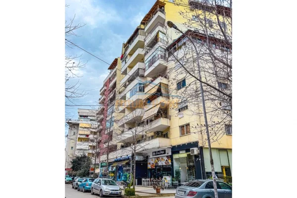 Shitet, Ambient Biznesi, Yzberisht, Tiranë.