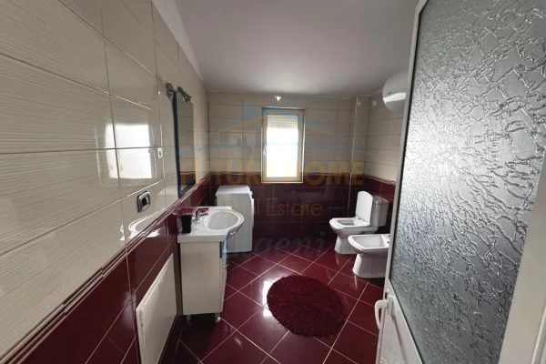 Shtepi me qera 2+1 ne Tirane - 750 Euro