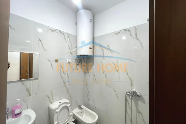 Shtepi me qera Apartament ne Tirane, 2+1, Mobilimi Pjeserisht e mobiluar, Pagesa 1,660  Euro.