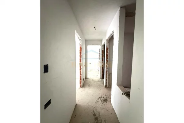 Apartment for sale in Tirana 2+1, Emty
