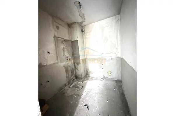 Apartment for sale in Tirana 2+1, Emty