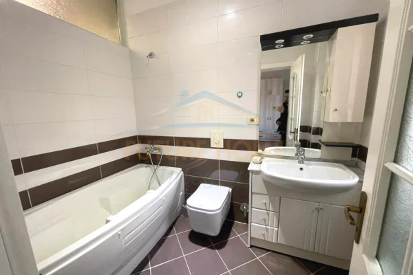 Shtepi me qera 2+1 ne Tirane - 600 Euro