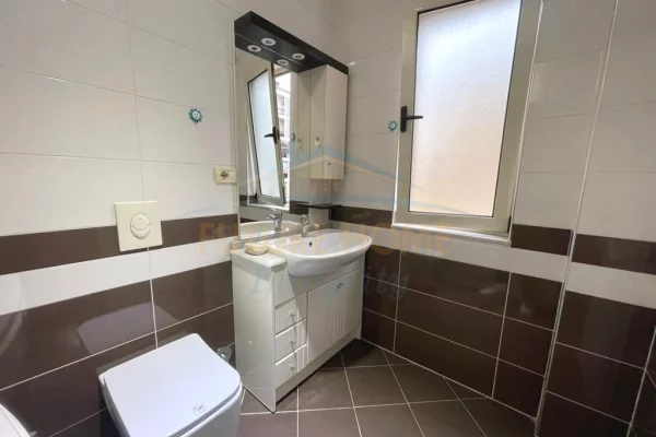 Shtepi me qera Apartament ne Tirane, 2+1, Mobilimi E mobiluar, Pagesa 600  Euro.