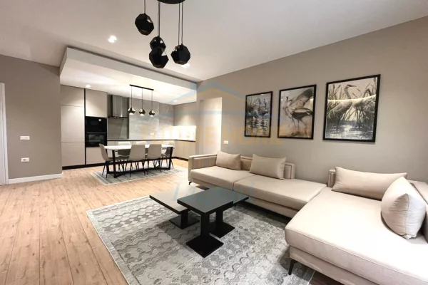 Shtepi me qera 2+1 ne Tirane - 1,100 Euro