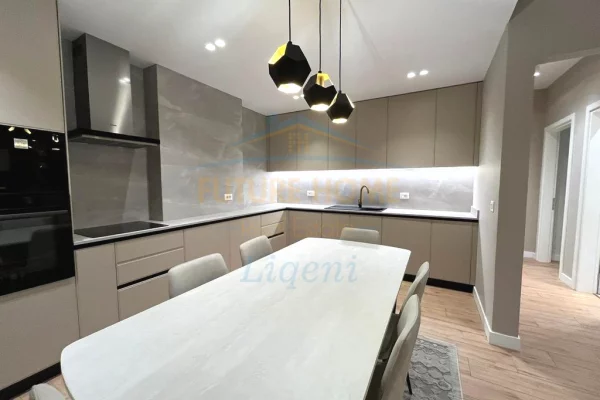 Shtepi me qera Apartament ne Tirane, 2+1, Mobilimi E mobiluar, Pagesa 1,100  Euro.