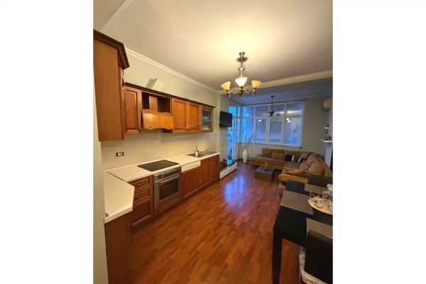 Shtepi me qera 2+1 ne Tirane - 800 Euro