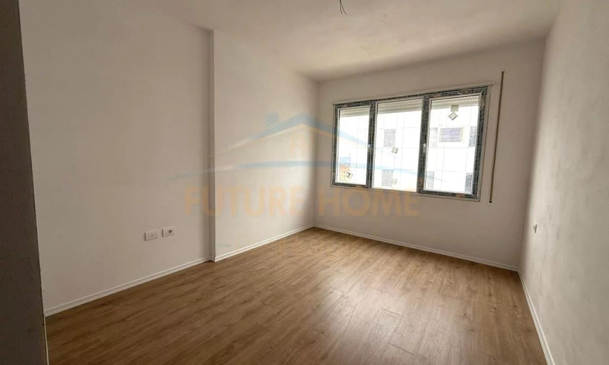 Shtepi ne shitje Apartament ne Tirane, 2+1, Mobilimi Bosh, pa mobiluar, Pagesa 120,000  Euro.