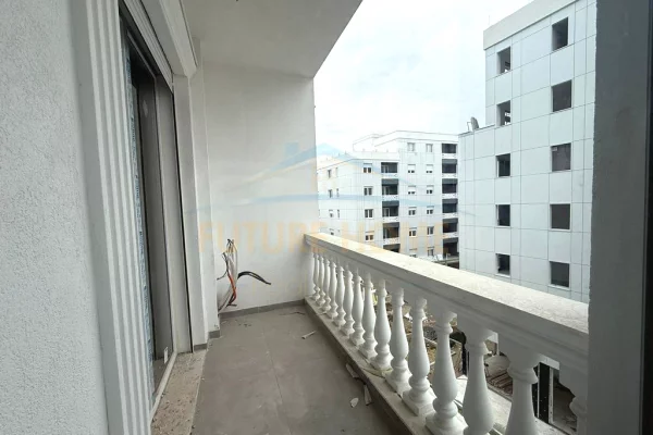 Shtepi ne shitje Apartament ne Tirane, 2+1, Mobilimi Bosh, pa mobiluar, Pagesa 120,000  Euro.