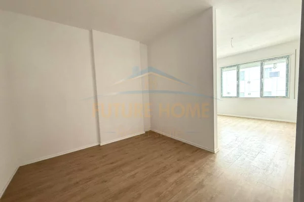 Shtepi ne shitje Apartament ne Tirane, 2+1, Mobilimi Bosh, pa mobiluar, Pagesa 120,000  Euro.