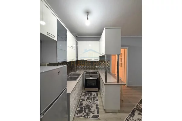 Shtepi me qera Apartament ne Tirane, 2+1, Mobilimi E mobiluar, Pagesa 500  Euro.