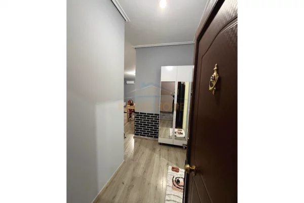 Shtepi me qera Apartament ne Tirane, 2+1, Mobilimi E mobiluar, Pagesa 500  Euro.