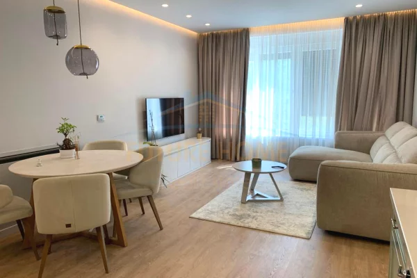 Shtepi me qera 2+1 ne Tirane - 1,200 Euro