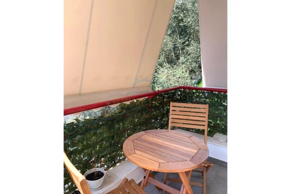 Shtepi me qera Apartament ne Tirane, 2+1, Mobilimi E mobiluar, Pagesa 1,200  Euro.