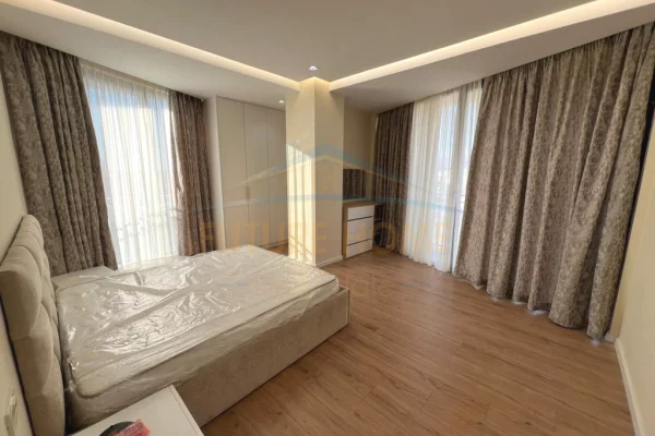 Shtepi me qera 2+1 ne Tirane - 1,000 Euro
