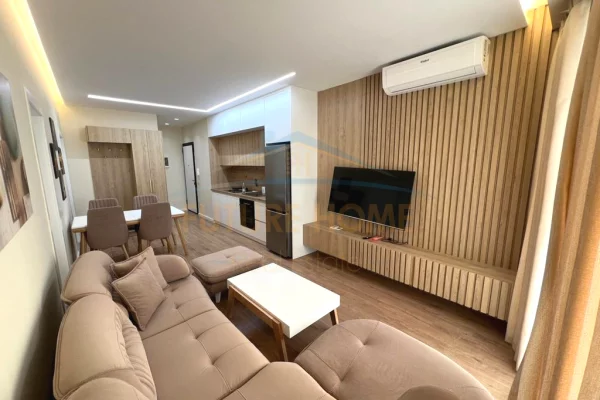 Shtepi me qera Apartament ne Tirane, 2+1, Mobilimi E mobiluar, Pagesa 1,000  Euro.