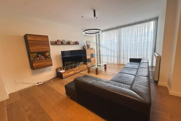 Shtepi ne shitje Apartament ne Tirane, 3+1, Mobilimi E mobiluar, Pagesa 480,000  Euro.