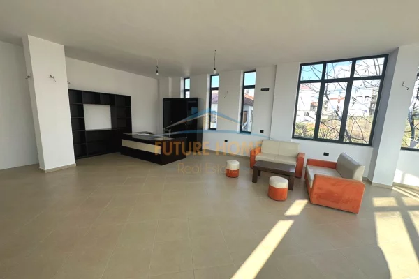 Ambient biznesi me qera 1+1 ne Tirane - 450 Euro