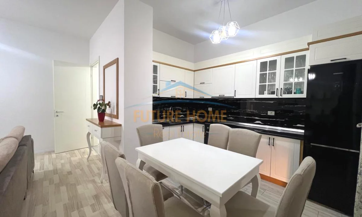 Shtepi me qera Apartament ne Tirane, 2+1, Mobilimi E mobiluar, Pagesa 1,200  Euro.