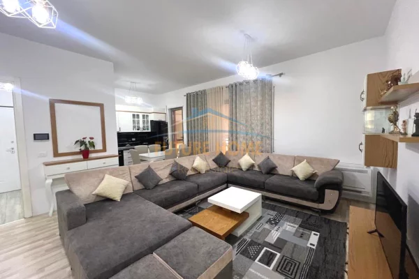 Shtepi me qera Apartament ne Tirane, 2+1, Mobilimi E mobiluar, Pagesa 1,200  Euro.