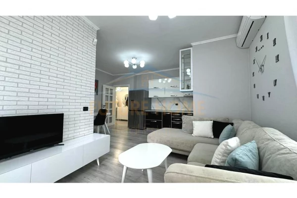 Shtepi me qera 2+1 ne Tirane - 550 Euro