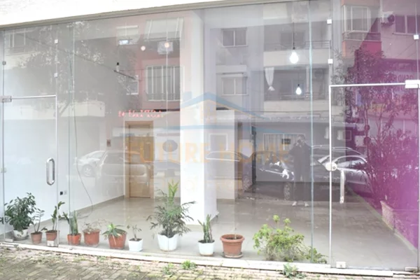 Qera, Ambient Biznesi , Unaza e Re